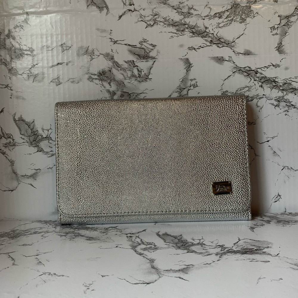 It brushes for Ulta silver bag